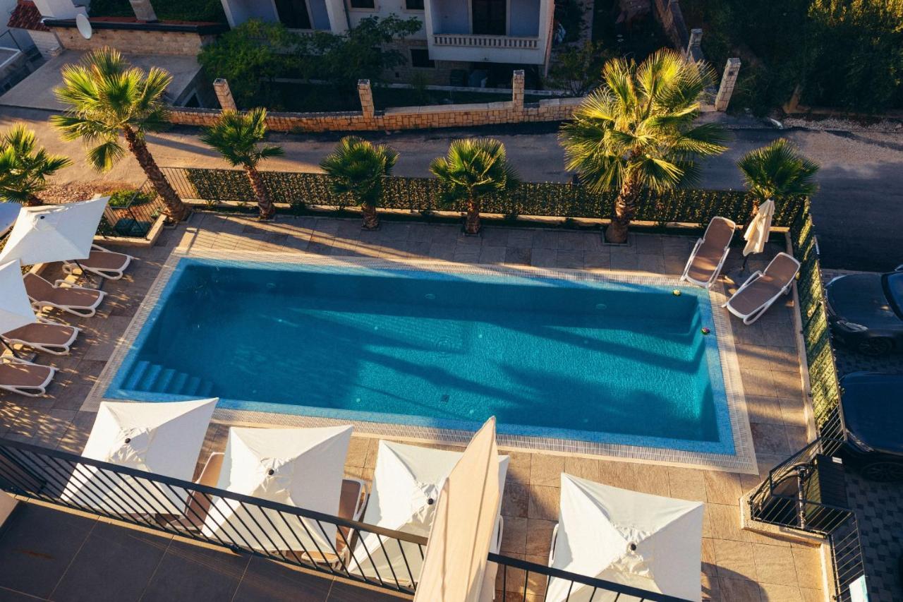 Apartment Gina Трогир Екстериор снимка
