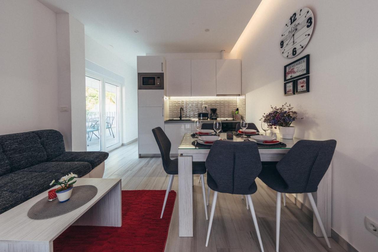 Apartment Gina Трогир Екстериор снимка