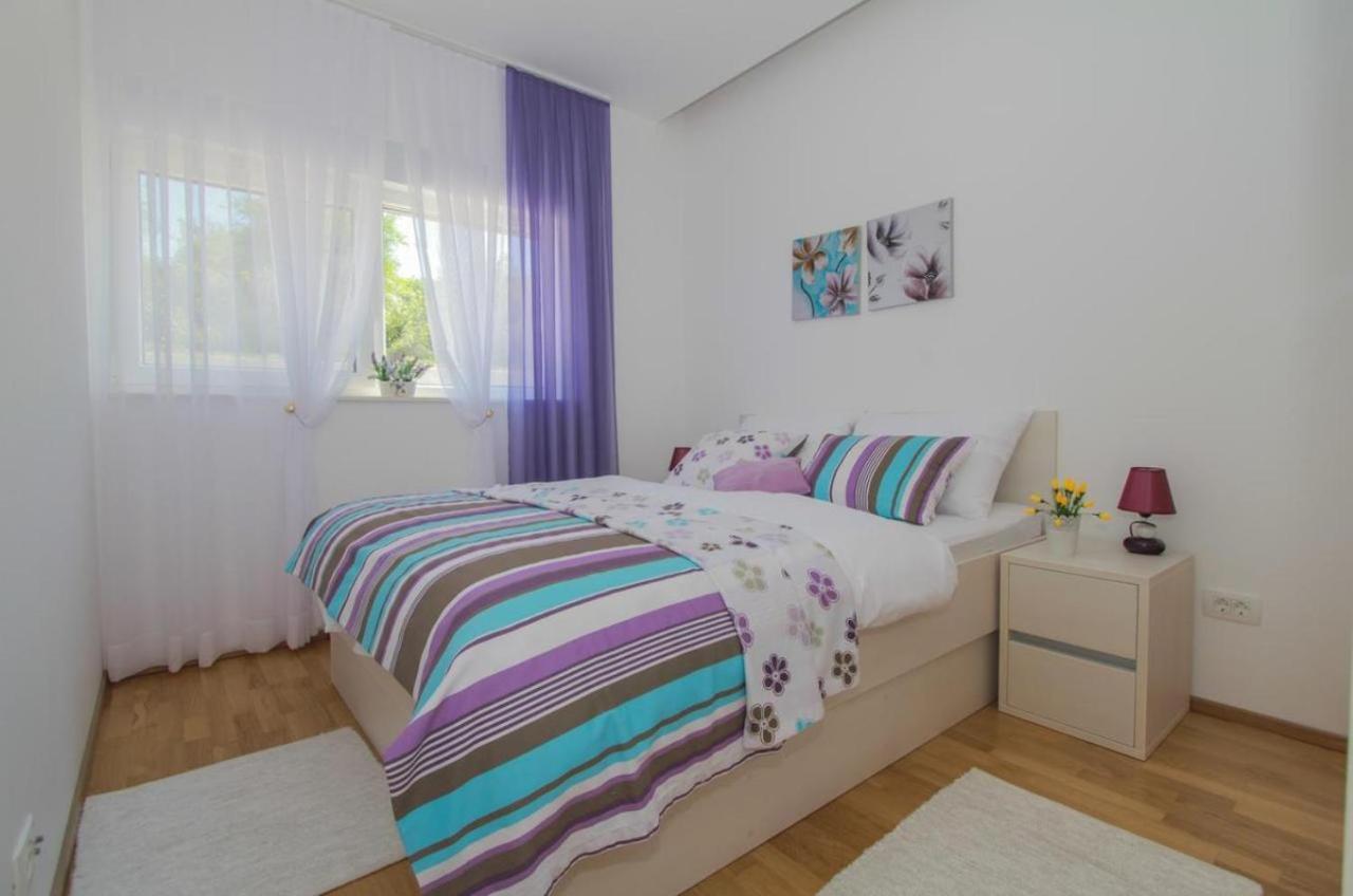 Apartment Gina Трогир Екстериор снимка