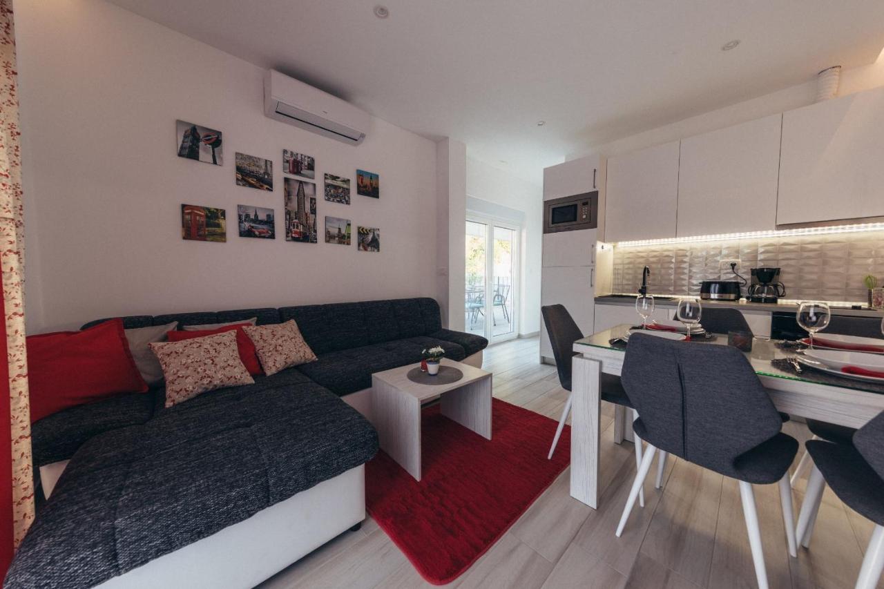 Apartment Gina Трогир Екстериор снимка